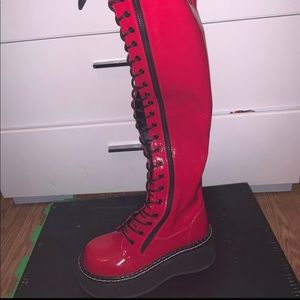 Demonia Red Emily 375